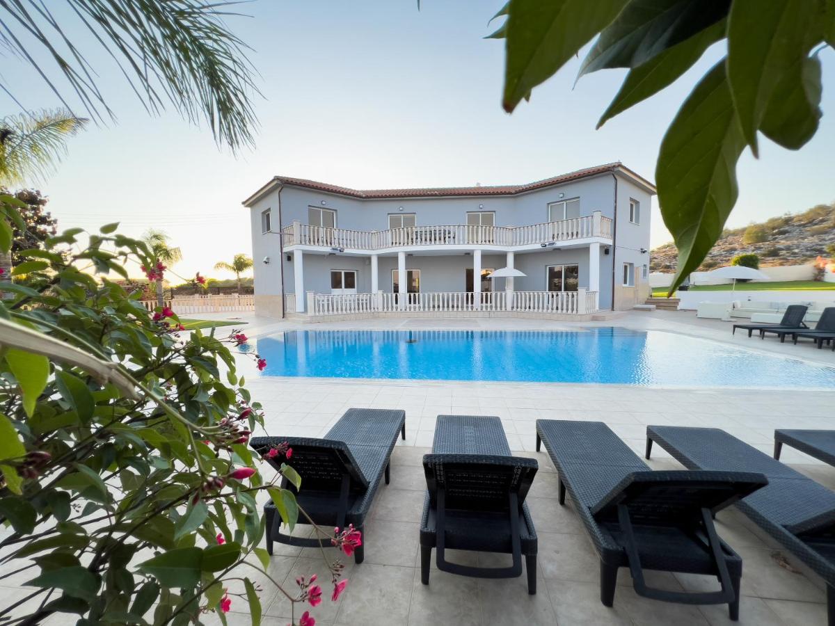 Grand Villa Lynn Seaview Ayia Napa Exterior photo