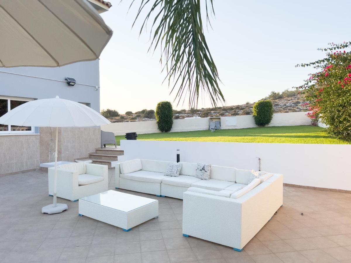 Grand Villa Lynn Seaview Ayia Napa Exterior photo