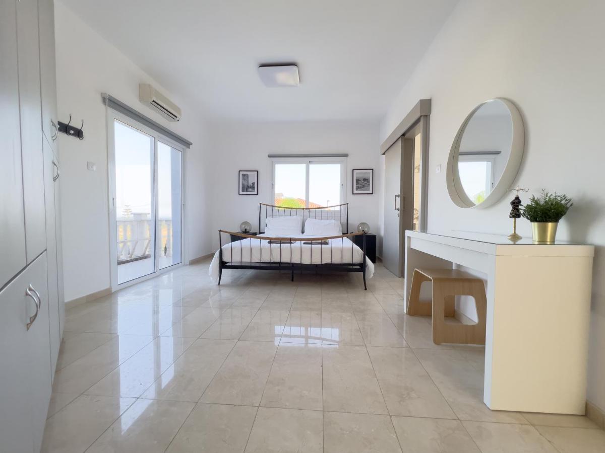 Grand Villa Lynn Seaview Ayia Napa Exterior photo