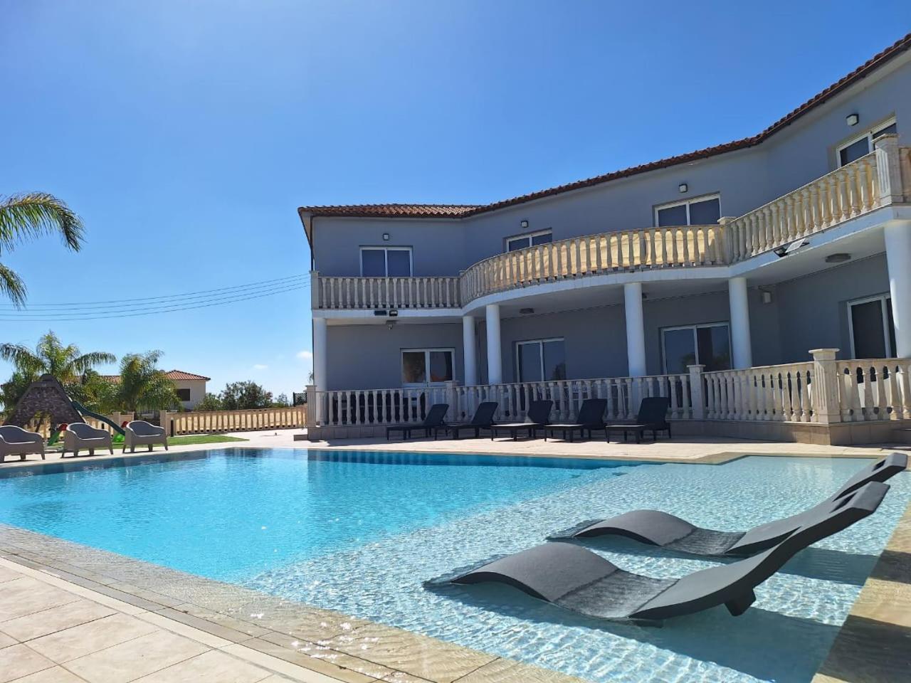 Grand Villa Lynn Seaview Ayia Napa Exterior photo
